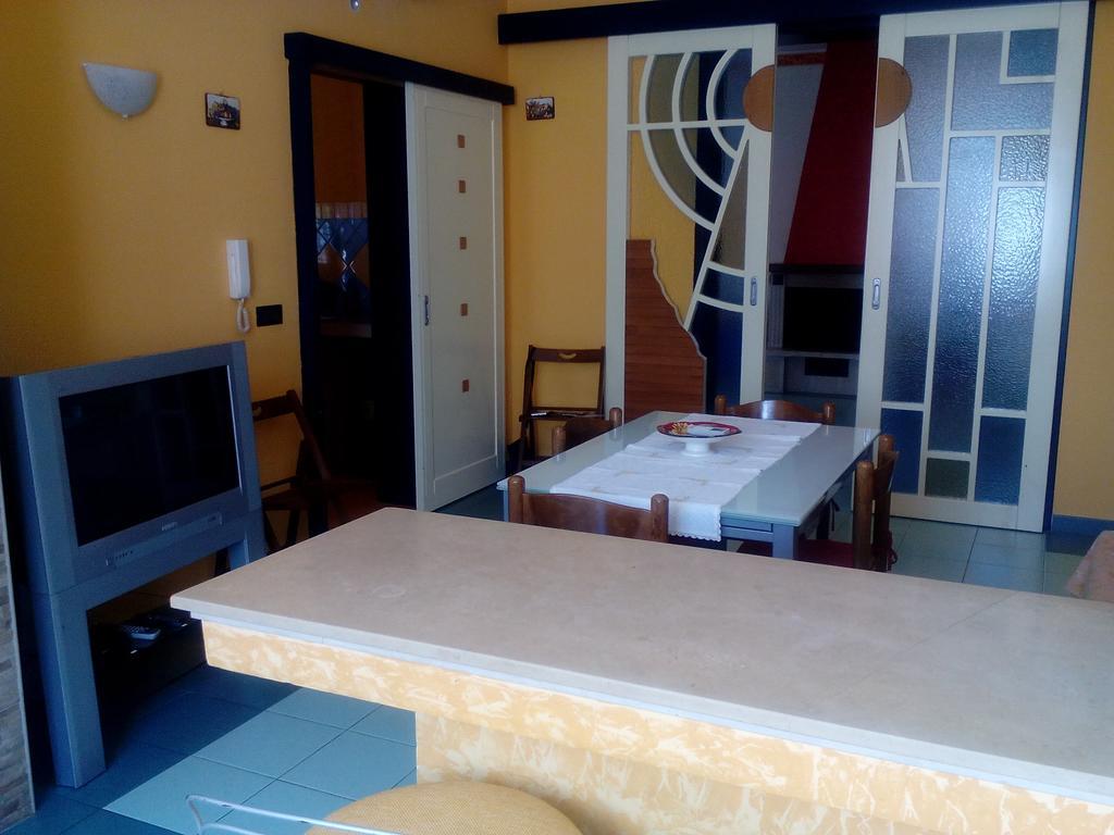 Villa Del Mar อาโวลา ภายนอก รูปภาพ
