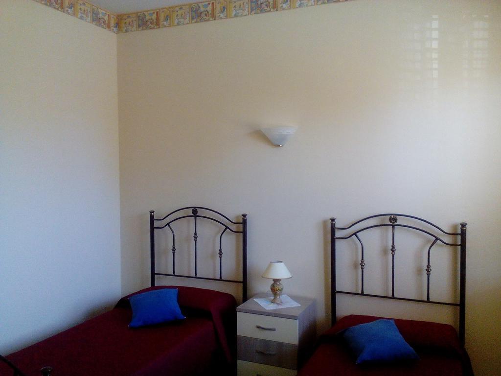 Villa Del Mar อาโวลา ภายนอก รูปภาพ